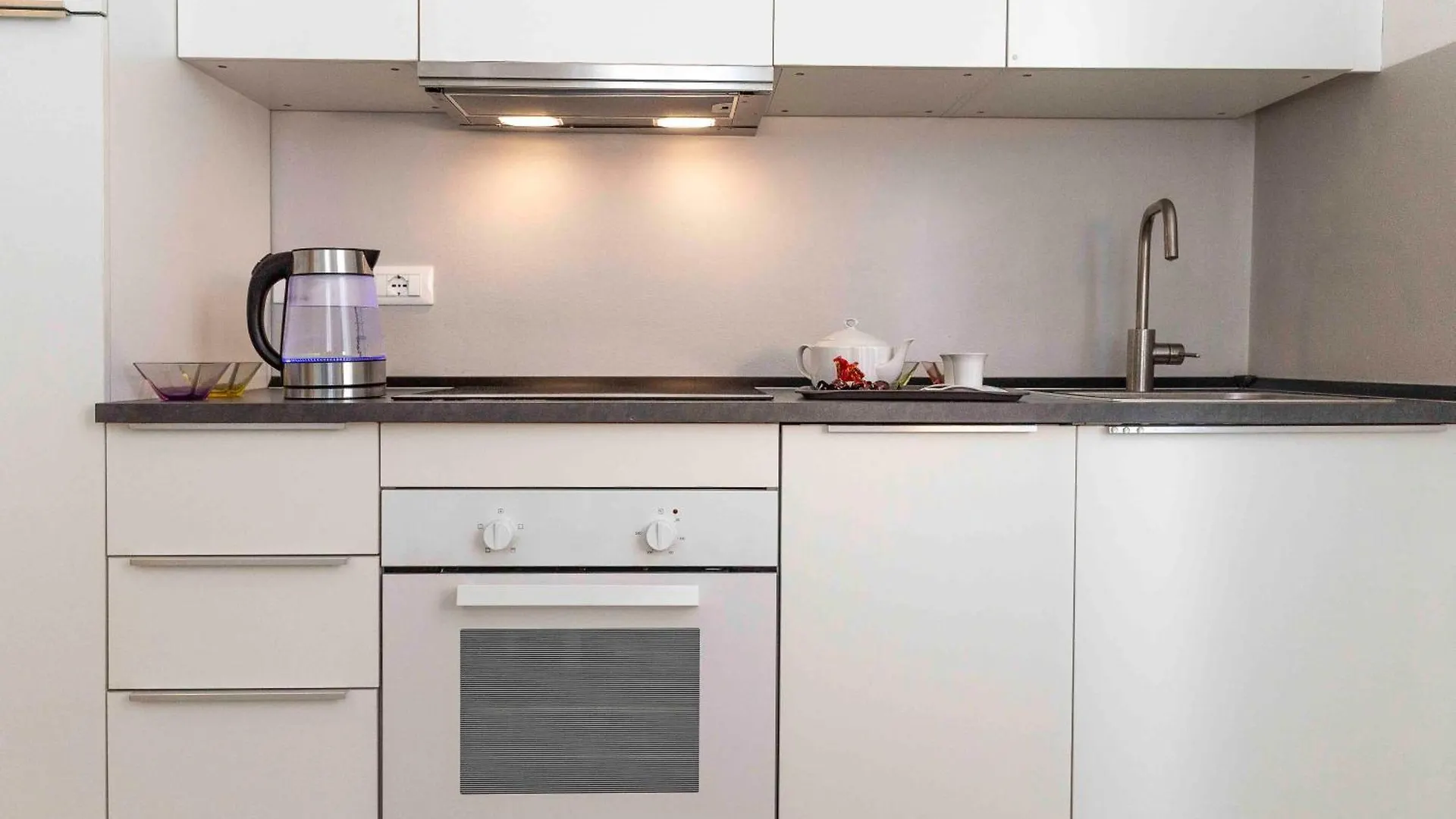 Rossena Home Tranquillo Appartamento, Con Giardino, Vicino Al Centro Ed All'Ospedale Santa Maria Nuova Smn ريجّو إيميليا