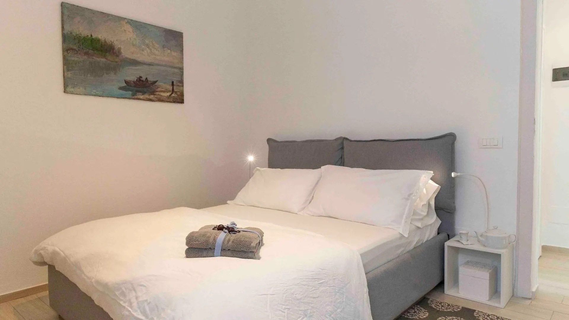 Rossena Home Tranquillo Appartamento, Con Giardino, Vicino Al Centro Ed All'Ospedale Santa Maria Nuova Smn ريجّو إيميليا