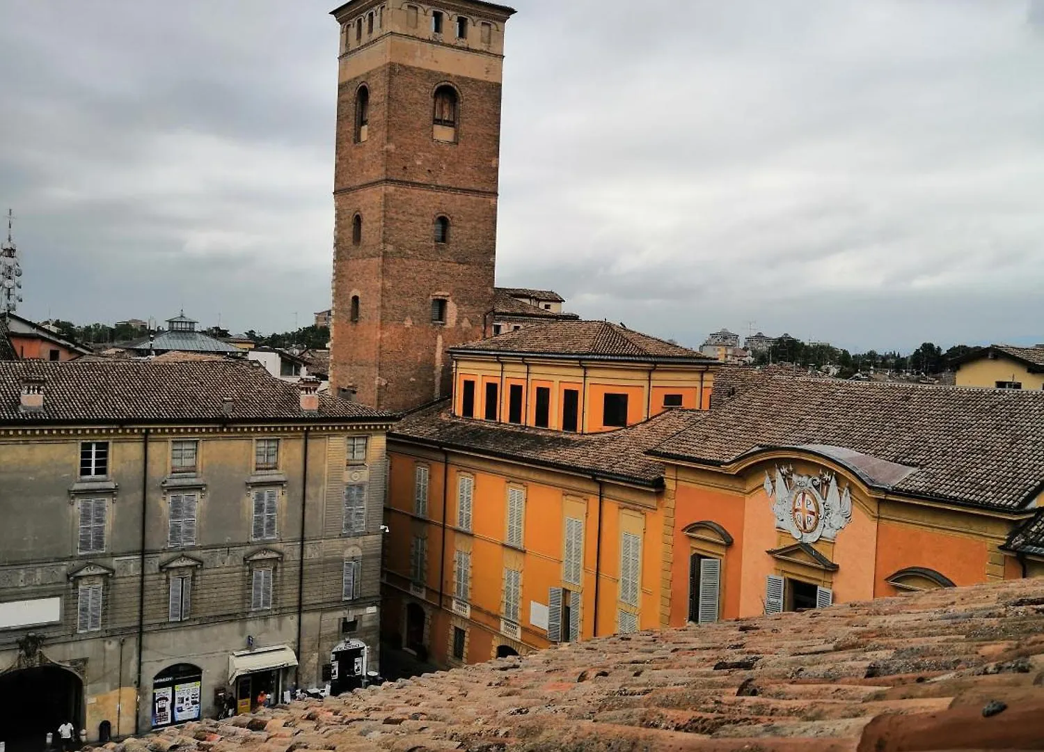 Rossena Home Tranquillo Appartamento, Con Giardino, Vicino Al Centro Ed All'Ospedale Santa Maria Nuova Smn ريجّو إيميليا